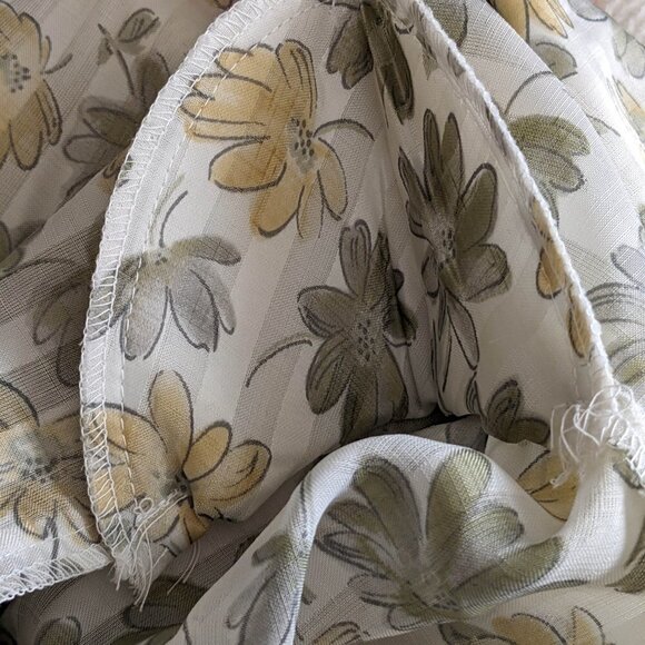 Vintage Shilubeca floral button down blouse - Picture 8 of 8